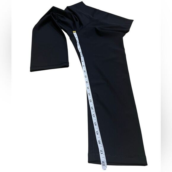 Old Navy High-Waisted PowerSoft Crop Leggings Black Size Medium - Picture 16 of 16